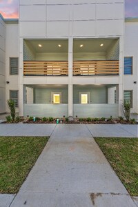 Building Photo - 208 Spoonbill Dr