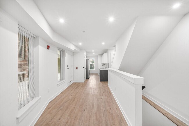 Building Photo - 933 N 29th St