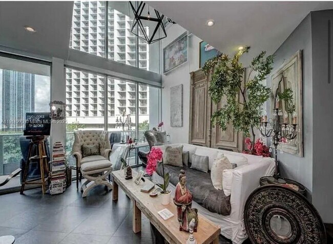 Building Photo - 200 Biscayne Blvd Way