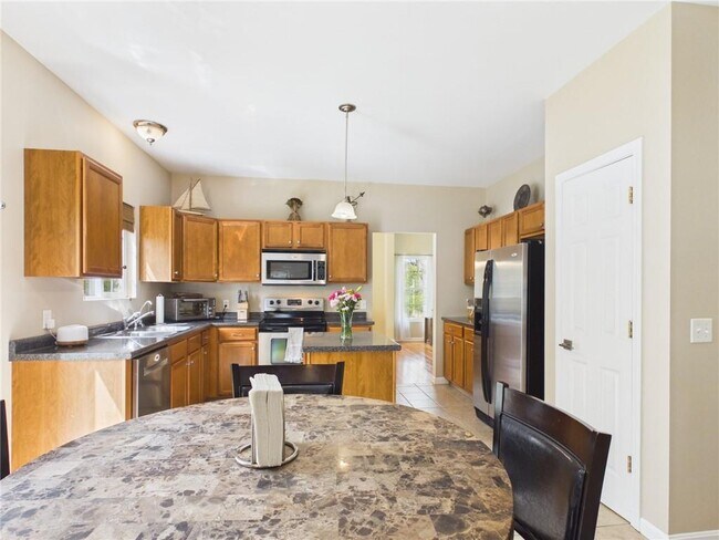 Building Photo - 23 Beechwood Hollow