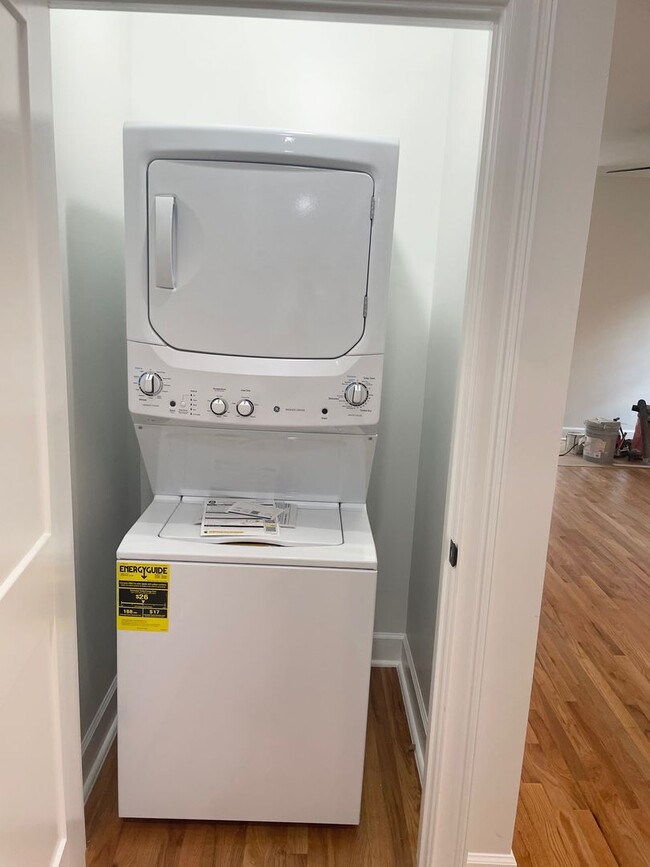 Building Photo - 2 bedroom 2 bath Renovated in Heathwood
