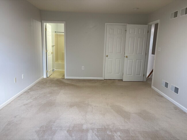 Building Photo - 720 Strayer Dr