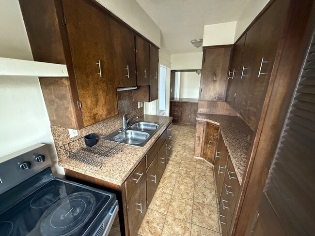 Building Photo - 305 Harrison St