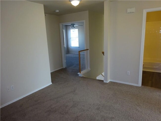 Building Photo - 1016 Doras Dr