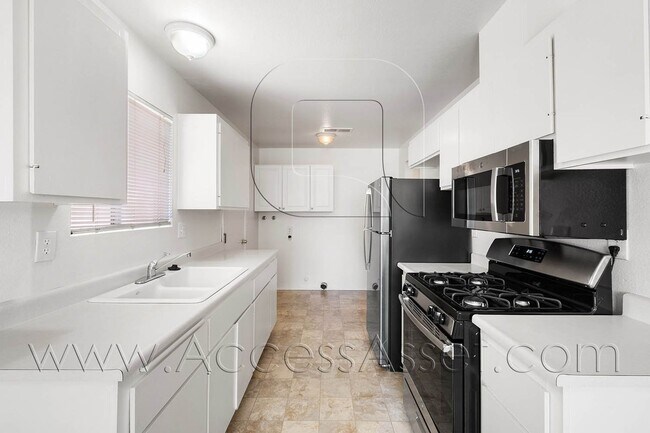 Building Photo - 55+ Community Living – Cozy 2 Bed/1 bath H...