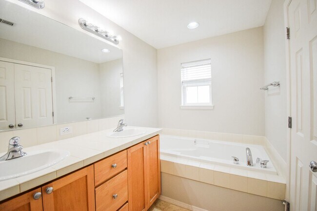 Building Photo - 2357 NW 168th Pl