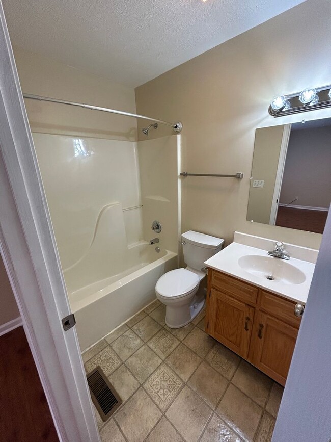 Building Photo - 940 Water St