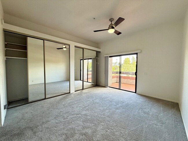 Building Photo - 2601 S Broadmoor Dr