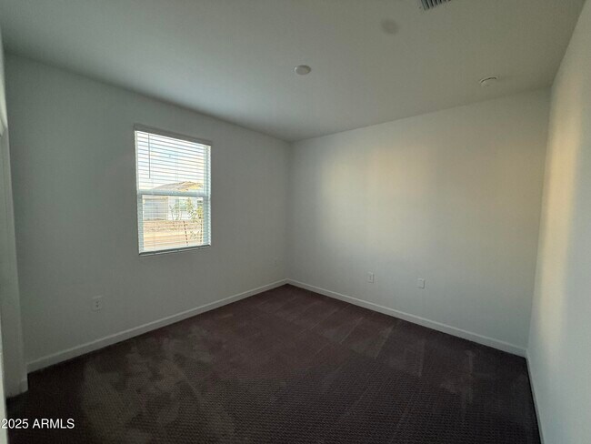 Building Photo - 2342 W Sheridan Ave