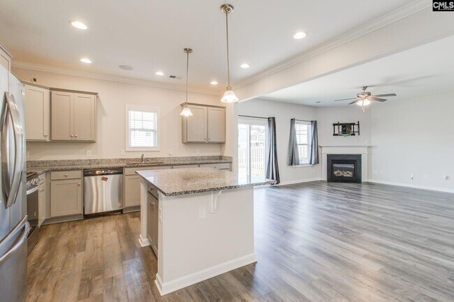 Building Photo - 246 Honey Hill Way