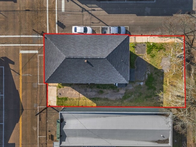 Primary Photo - 401 E Main St