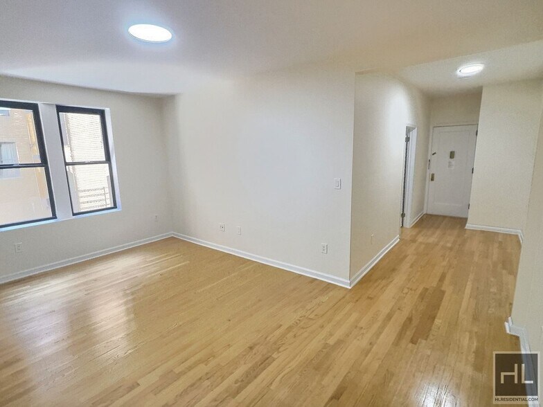 Primary Photo - West 170th Street