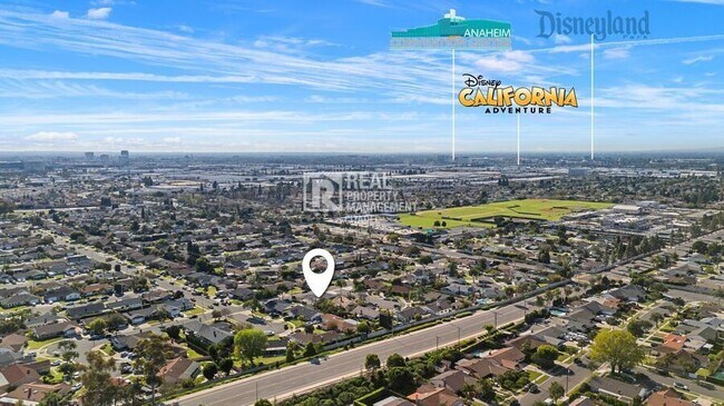 Building Photo - 996 S Siet Pl