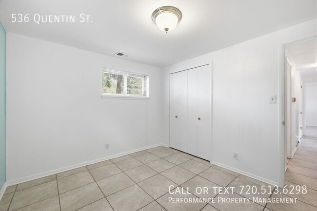 Building Photo - 536 Quentin St