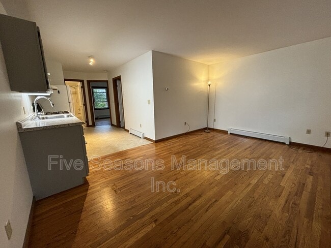 Building Photo - 358-360 North Winooski Avenue - 1