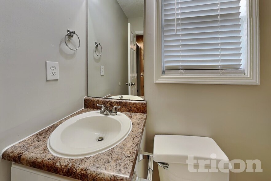 Building Photo - 204 Campbell Dr