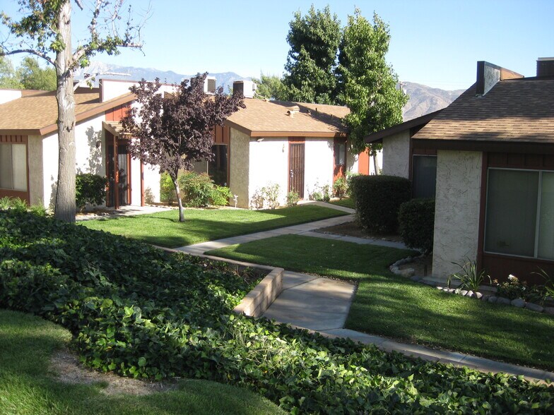 Building Photo - 1266 Vista Serena Ave