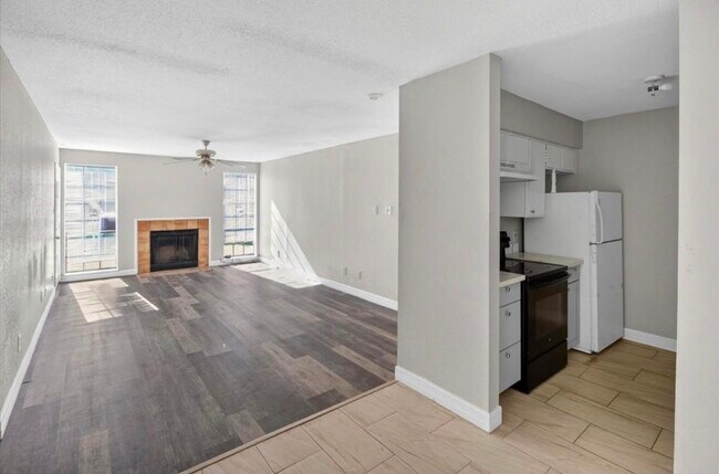 Building Photo - 12500 Sandpiper Dr