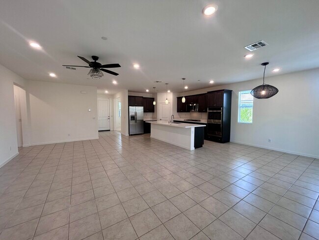 Building Photo - 40082 Catania Ct