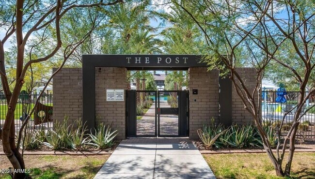 Building Photo - 1964 W Kinfield Trail