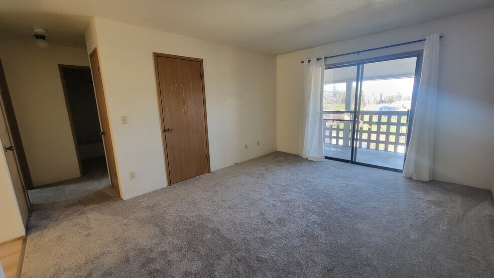 Building Photo - 1330 Linda Ln