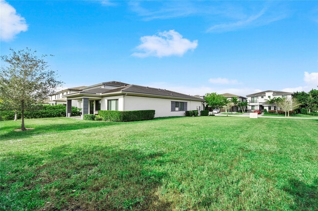 Building Photo - 10710 Aqua Ct