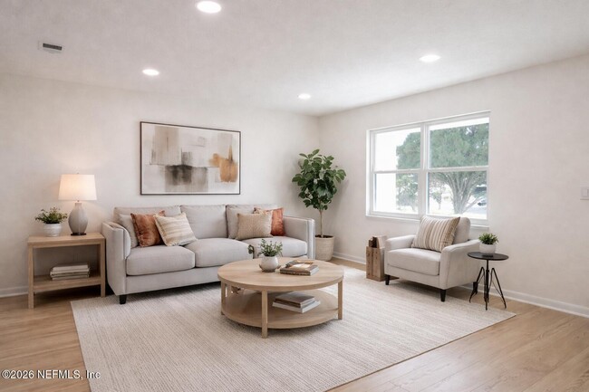 Building Photo - 43 Saratoga Cir N