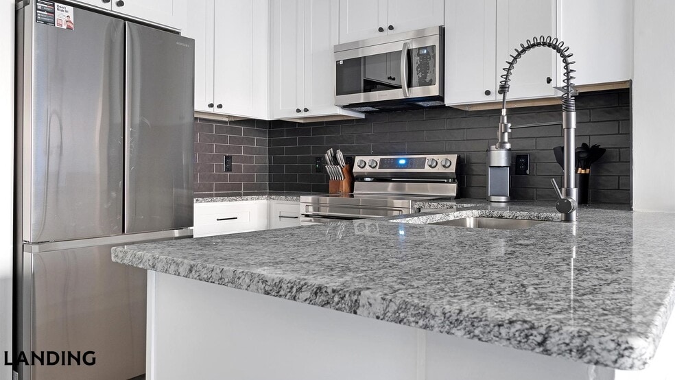 Building Photo - 49 Boulevard SE