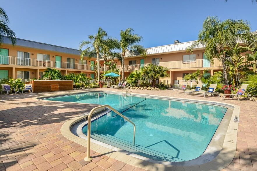 Pool with Sun Deck - Bayshore Palms at Soho