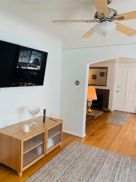 Dining-room or Rec-room - 5914 S Carver St