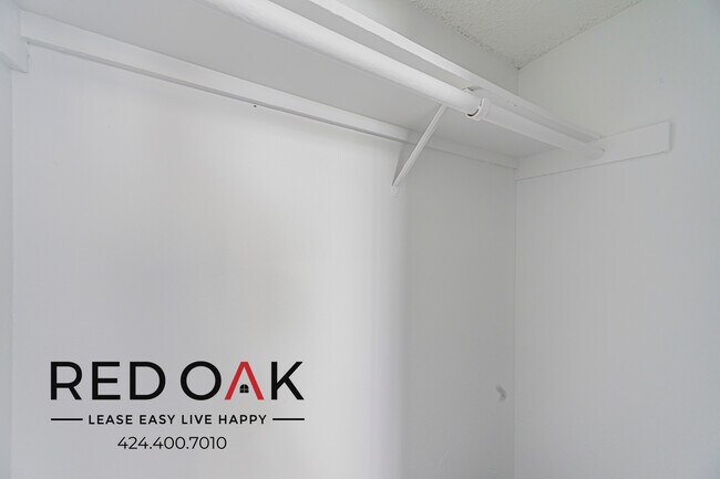 Building Photo - 21315 Roscoe Blvd