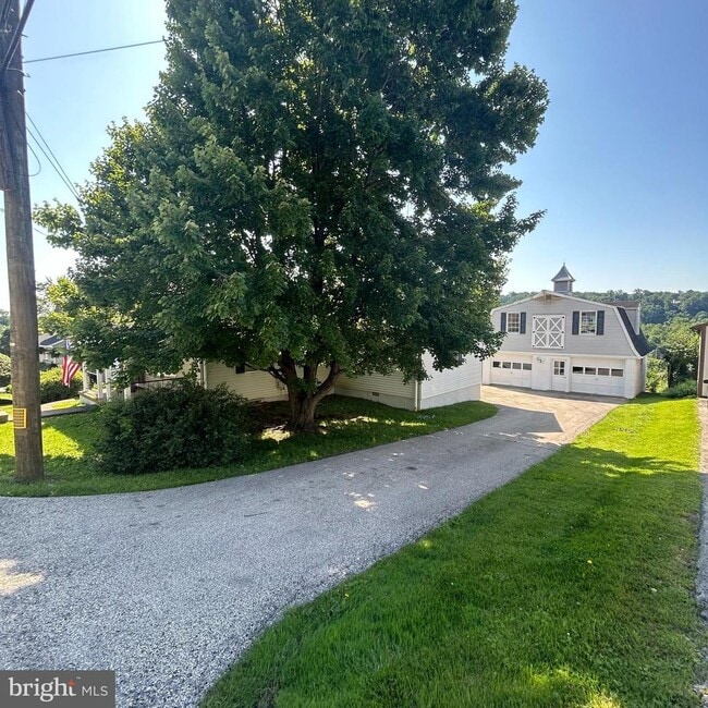 Building Photo - 379 Dehaven St
