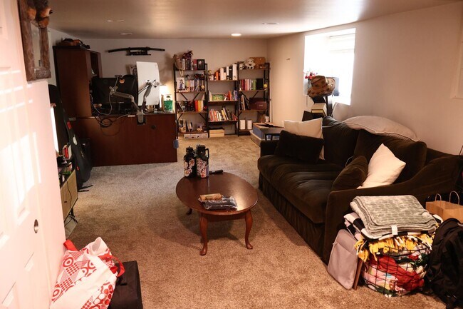 Building Photo - Fruitland Gem: 3BR/2BA with Finished Basement