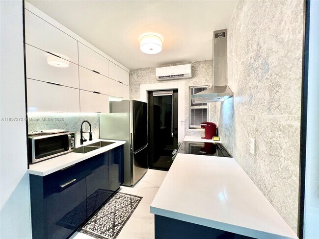 Building Photo - 8270 NE 1st Pl