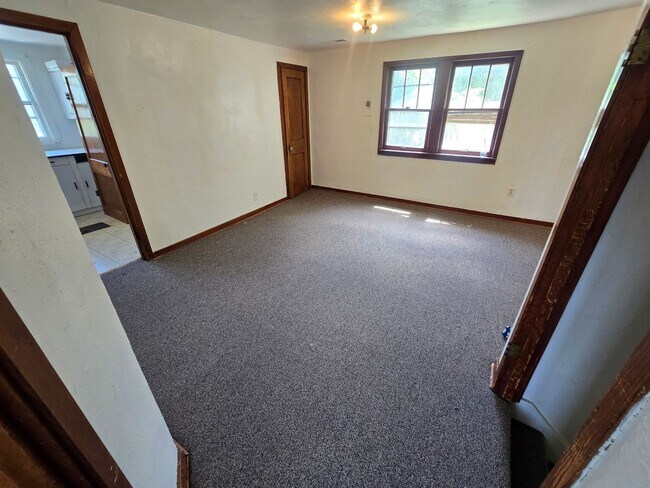 Primary Photo - 2833 Chambers St