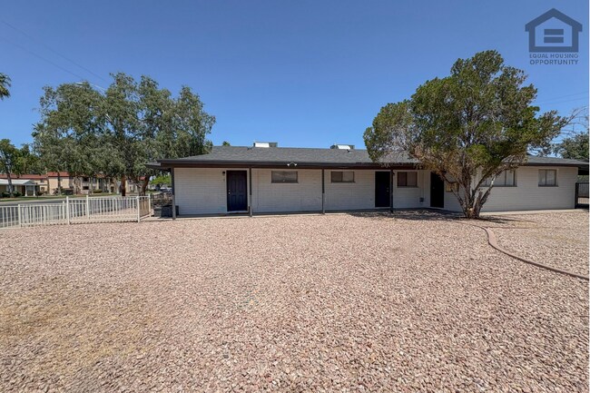 Building Photo - 4711