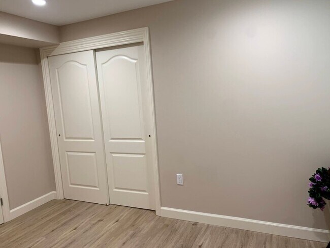 Building Photo - 205 St Catherine Dr