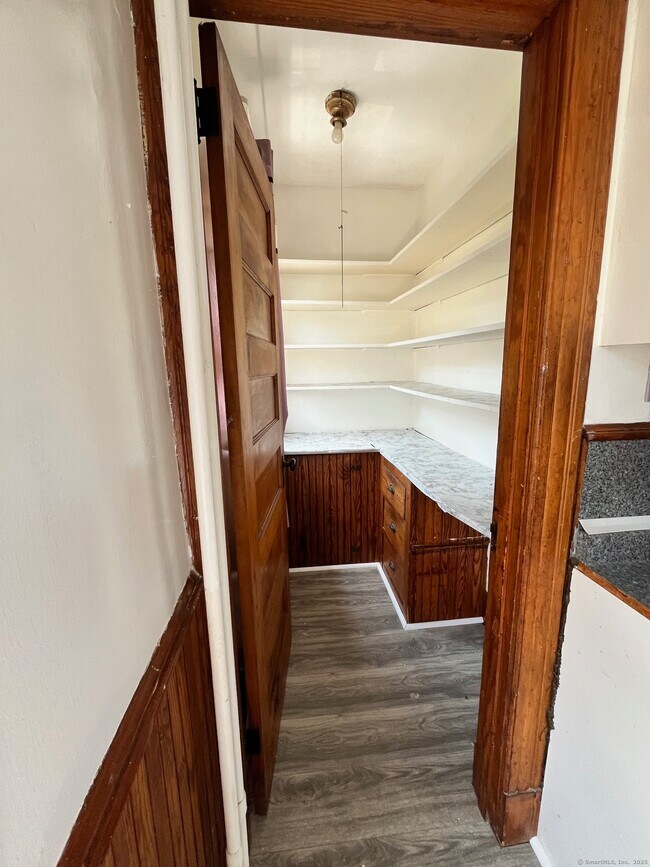 Building Photo - 67 Sisson Ave