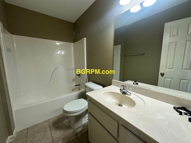 Building Photo - 3 BD, 2 BA, Home in Cabot