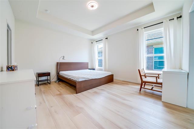 Building Photo - 405 Club House Dr