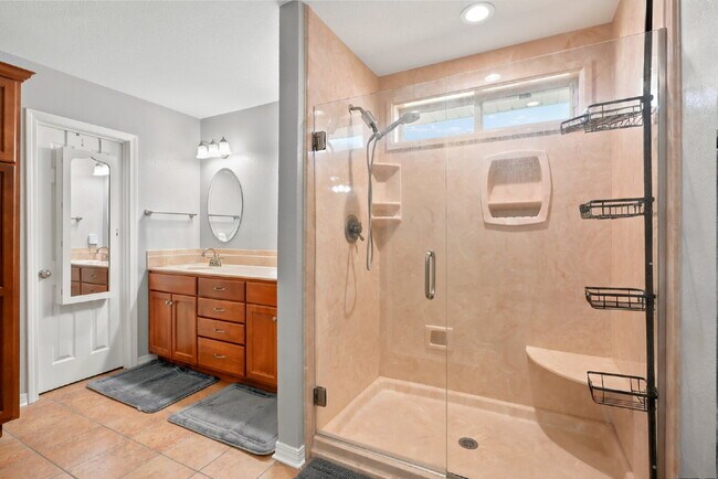 Building Photo - "Charming Pet Friendly 4-Bed Oasis in South Crestview with $500.00 Off First Full Months Rent!"