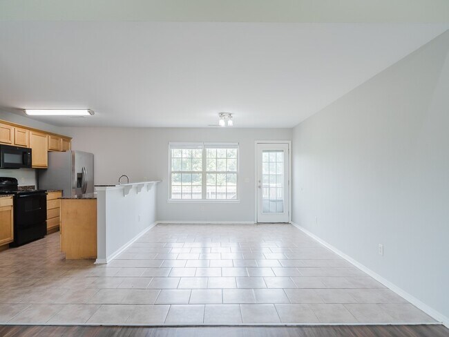 Building Photo - 3304 SW Deerfield Blvd