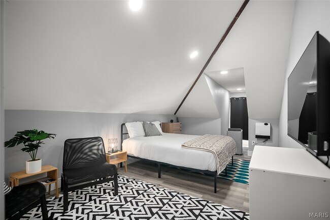 Building Photo - 815 Rutger St