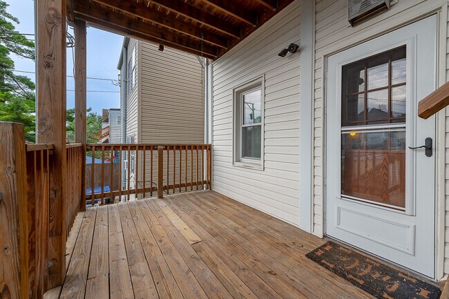 Building Photo - 3821 N Whipple St