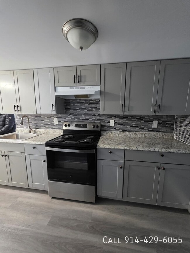 Building Photo - 217 S Tenth Ave