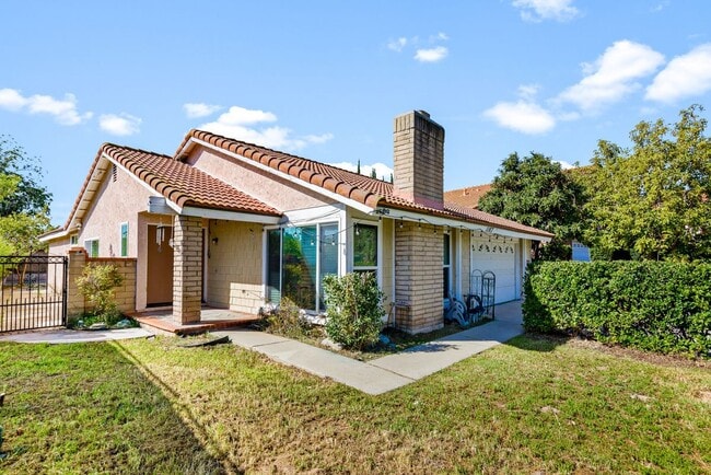 Building Photo - 1167 Tierra Luna