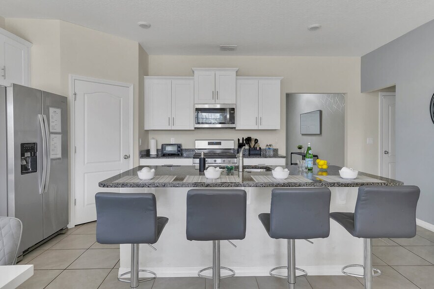 Building Photo - 7511 Oakmoss Loop
