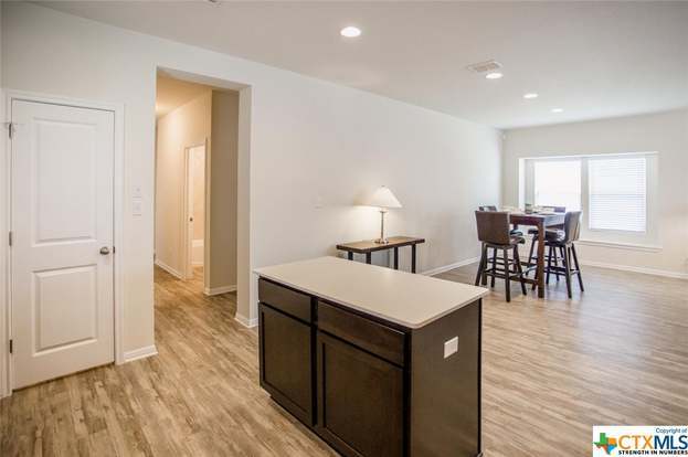 Building Photo - 242 Mossycup Dr