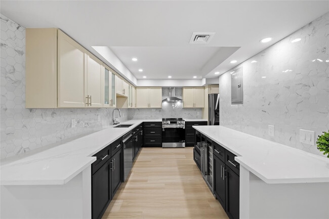 Building Photo - 3500 Galt Ocean Dr