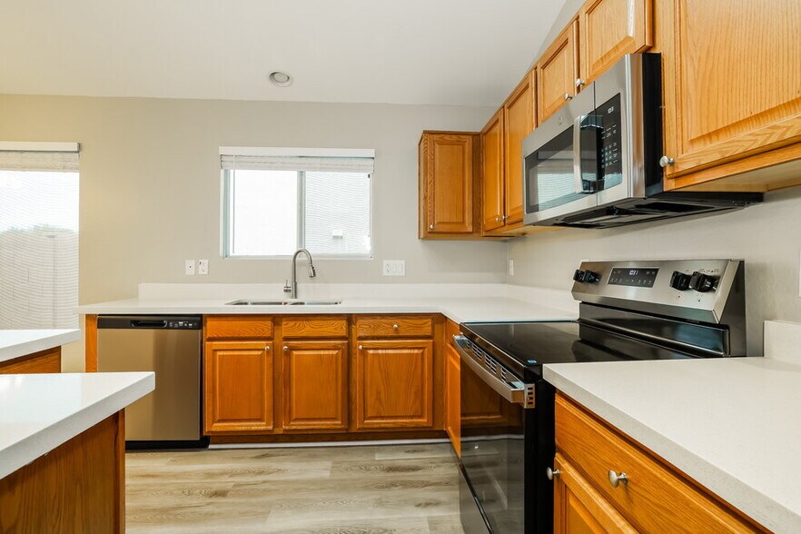 Building Photo - 31724 Cheyenne Cir